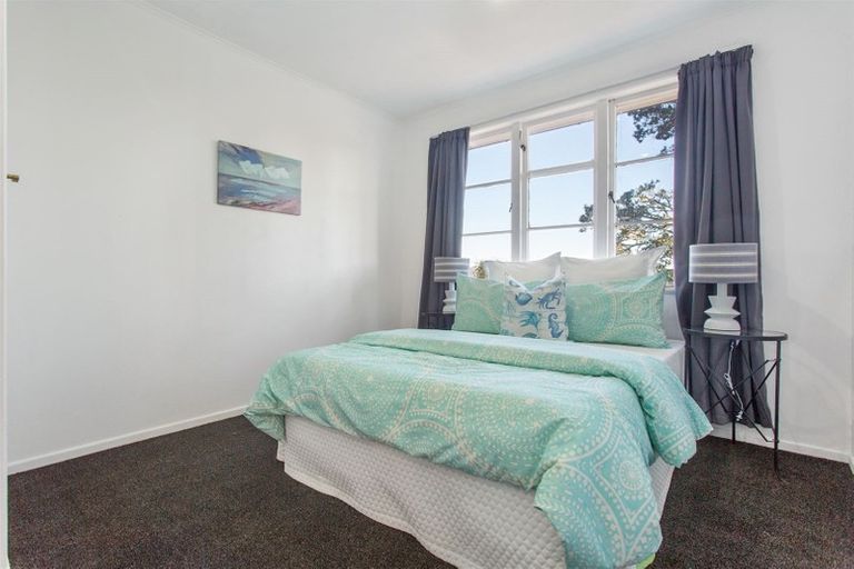 Photo of property in 79 Awaroa Road, Sunnyvale, Auckland, 0612
