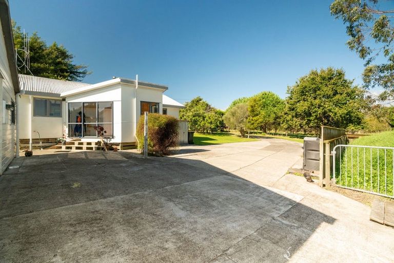 Photo of property in 3 Avenue North Road, Levin, 5510