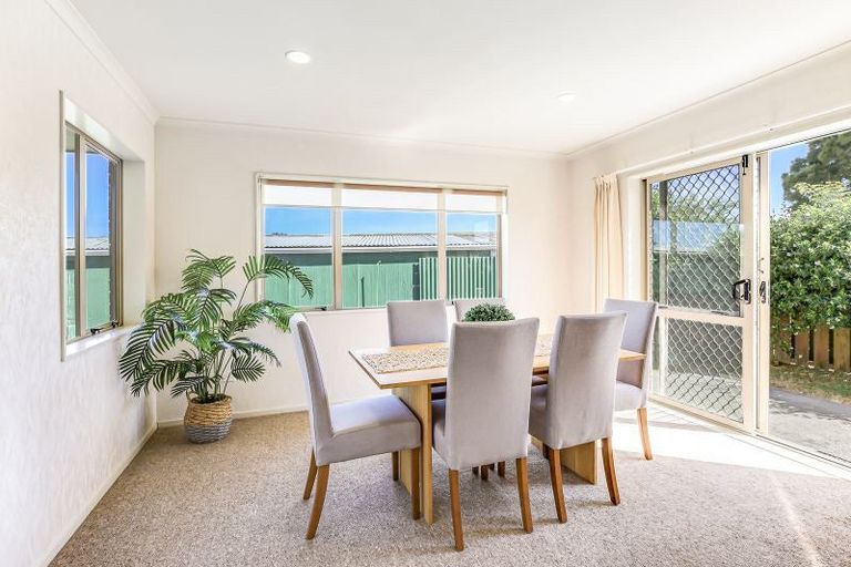 Photo of property in 18b Abergeldie Way, Cambridge, 3434