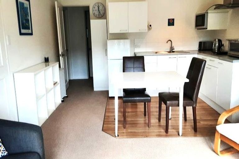 Photo of property in 1/40 Rothesay Bay Road, Rothesay Bay, Auckland, 0630