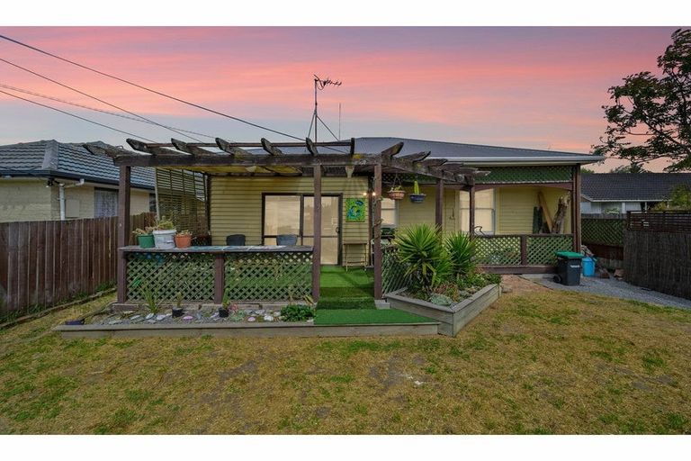 Photo of property in 1/28 Hay Street, Bromley, Christchurch, 8062