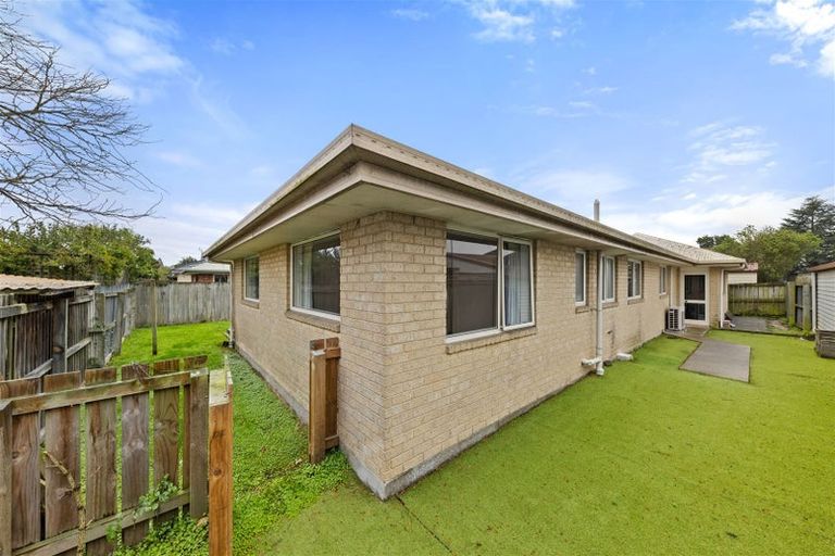 Photo of property in 16a Dunedin Street, Redwood, Christchurch, 8051