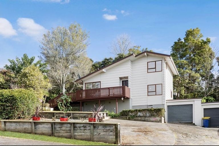 Photo of property in 2/74 Ayton Drive, Totara Vale, Auckland, 0629