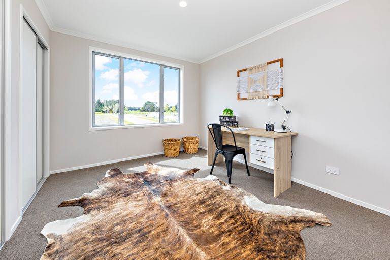 Photo of property in 22 Te Aparangi Road, Papakura, 2110