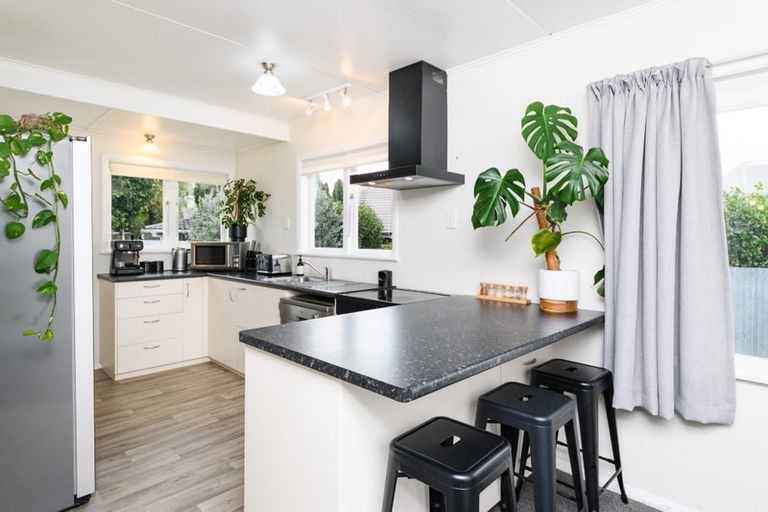 Photo of property in 7 Luton Street, Hokowhitu, Palmerston North, 4410