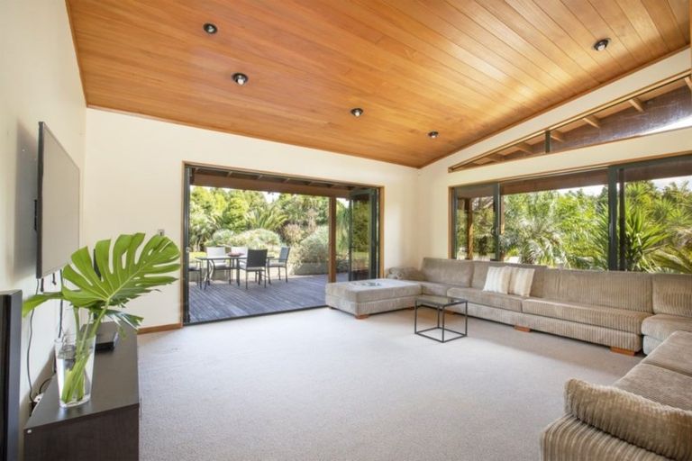 Photo of property in 102a Omaha Flats Road, Tawharanui Peninsula, Warkworth, 0986