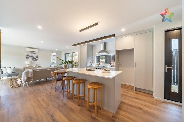 Photo of property in 7/11 Lees Grove, Wainuiomata, Lower Hutt, 5014