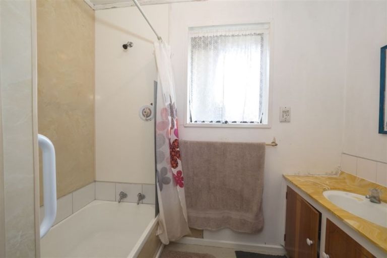 Photo of property in 11 Graham Street, Tinwald, Ashburton, 7700