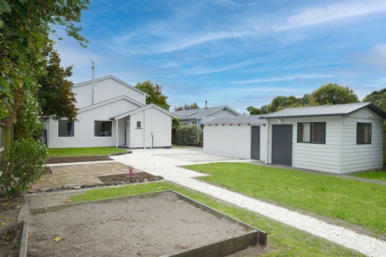 Photo of property in 17 Lionel Street, Avonside, Christchurch, 8061