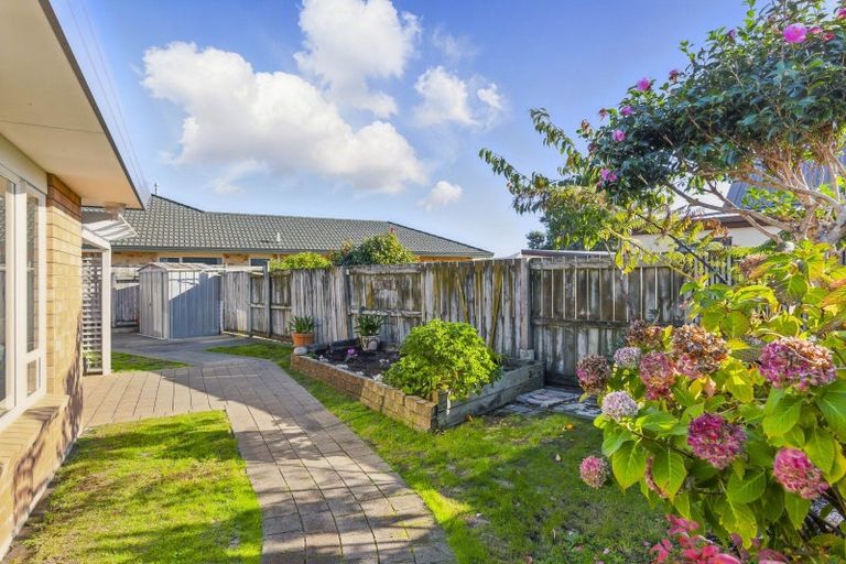 Photo of property in 4 Monterosso Place, Paraparaumu Beach, Paraparaumu, 5032