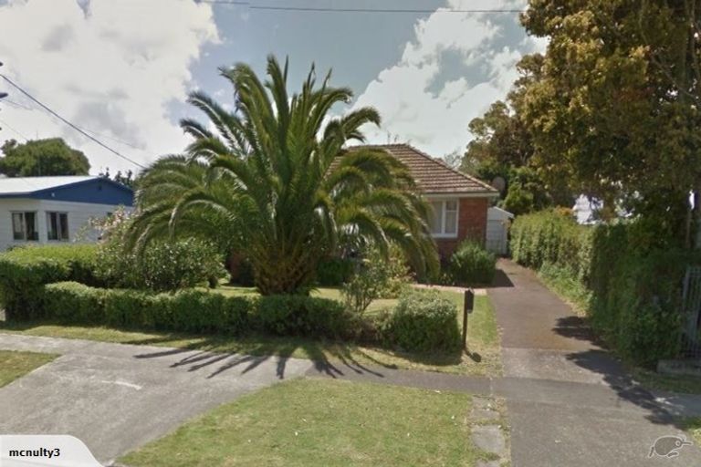 Photo of property in 18 Roberts Avenue, Bayswater, Auckland, 0622