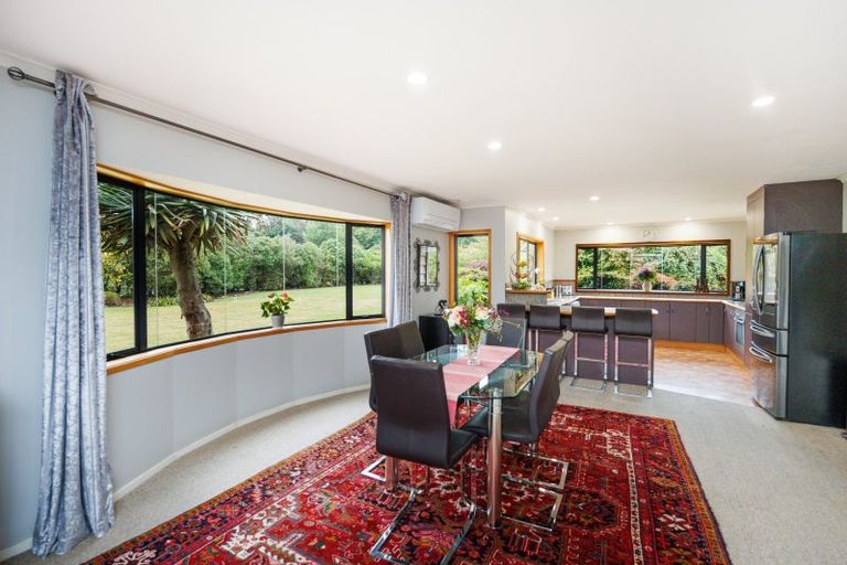 Photo of property in 46 Turitea Road, Fitzherbert, Palmerston North, 4472