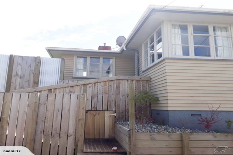 Photo of property in 17 Banks Street, Marfell, New Plymouth, 4310