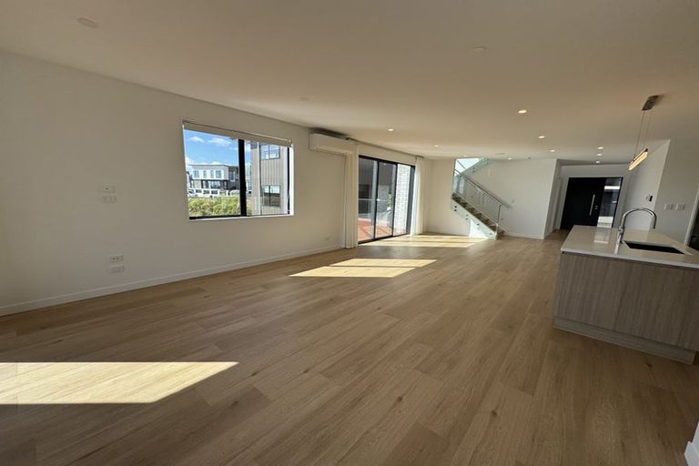 Photo of property in 32 Ridgehill Rise, Flat Bush, 2019