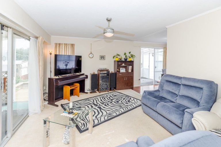 Photo of property in 9 Bremridge Place, Melville, Hamilton, 3206