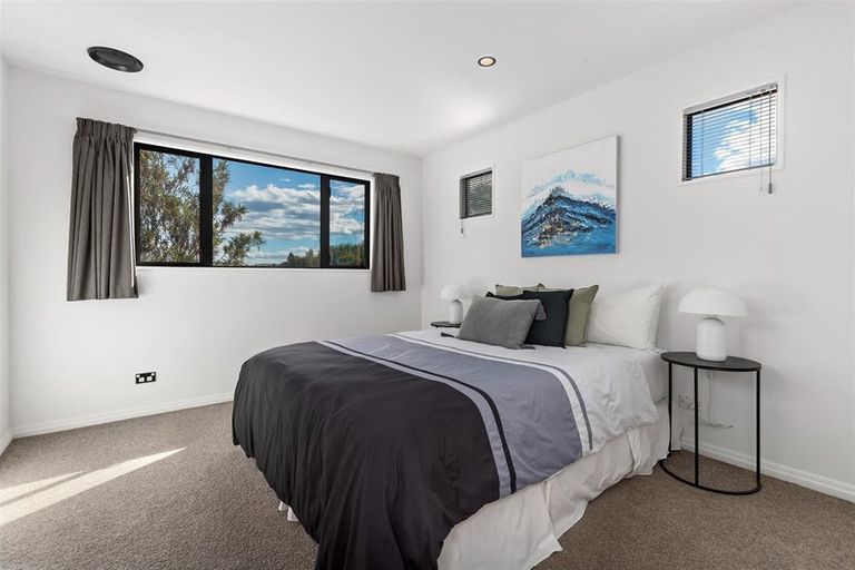 Photo of property in 1 Coburn Place, Lake Hayes, Queenstown, 9304