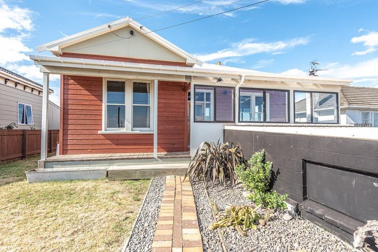 Photo of property in 23 Ruapehu Street, Castlecliff, Whanganui, 4501