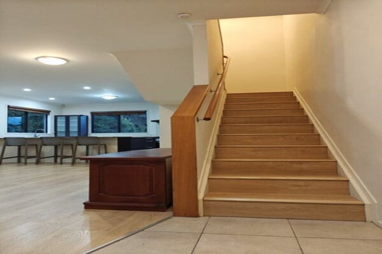 Photo of property in 36 Greenbough Lane, Greenhithe, Auckland, 0632