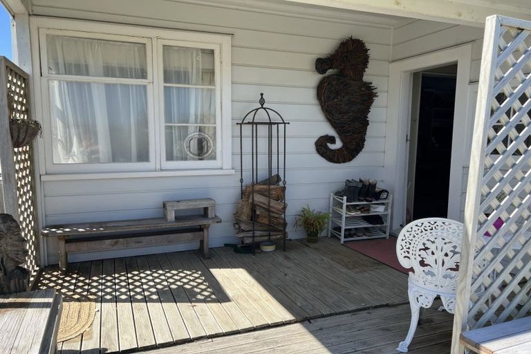 Photo of property in 14 Rangitane Street, Himatangi Beach, Foxton, 4891