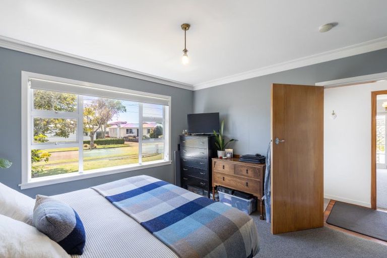 Photo of property in 4 Turakina Street, Merrilands, New Plymouth, 4312