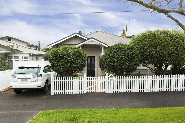 Photo of property in 12 Hastings Parade, Devonport, Auckland, 0624