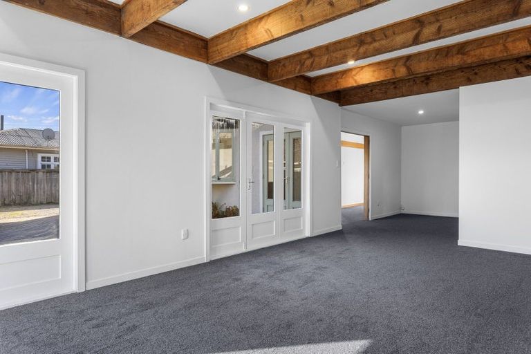 Photo of property in 69 Memorial Avenue, Ilam, Christchurch, 8053