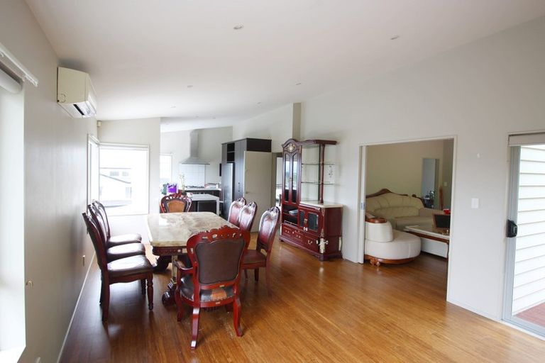 Photo of property in 37 Meadowcroft Grove, Johnsonville, Wellington, 6037