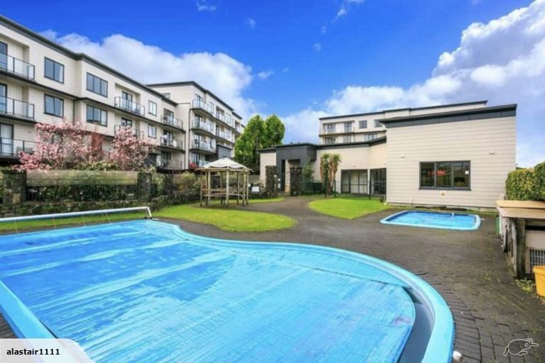 Photo of property in 65b Mountain Road, Mangere Bridge, Auckland, 2022