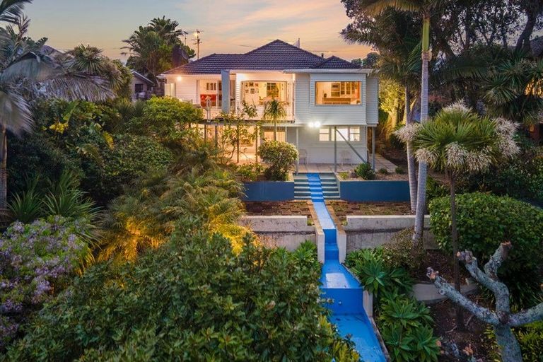 Photo of property in 33 Bleakhouse Road, Howick, Auckland, 2014