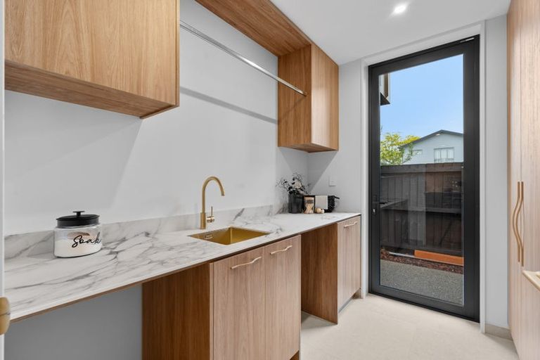 Photo of property in 17 Plynlimon Road, Fendalton, Christchurch, 8052