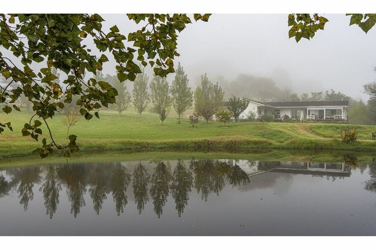 Photo of property in 382 Pahi Road, Pahi, Paparoa, 0571