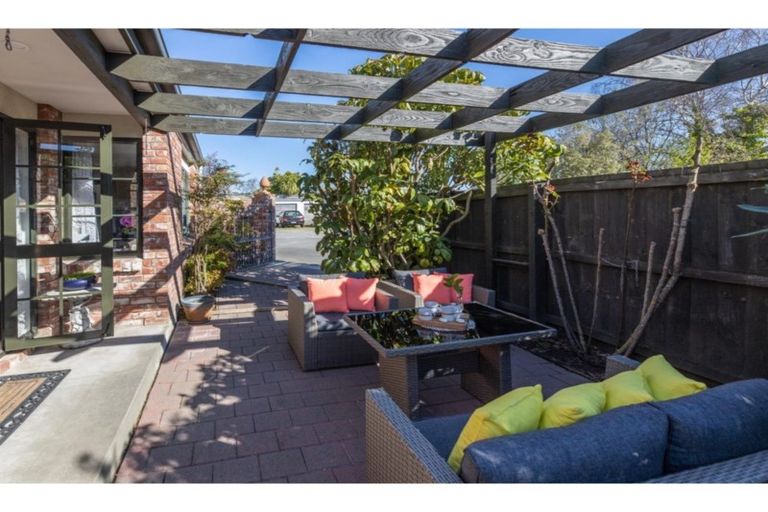 Photo of property in 46a Division Street, Riccarton, Christchurch, 8041