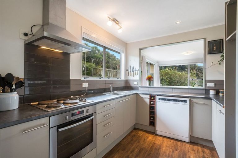 Photo of property in 5 Woolwich Close, Whitby, Porirua, 5024