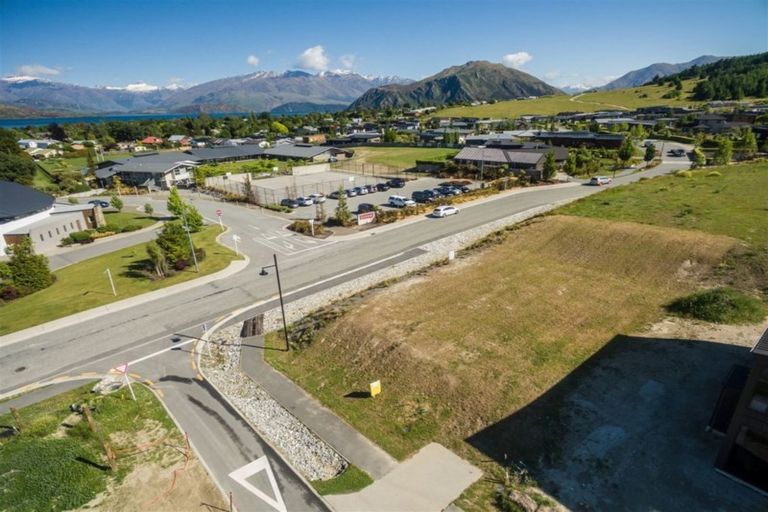 Photo of property in 16 Tuke Lane, Wanaka, 9305