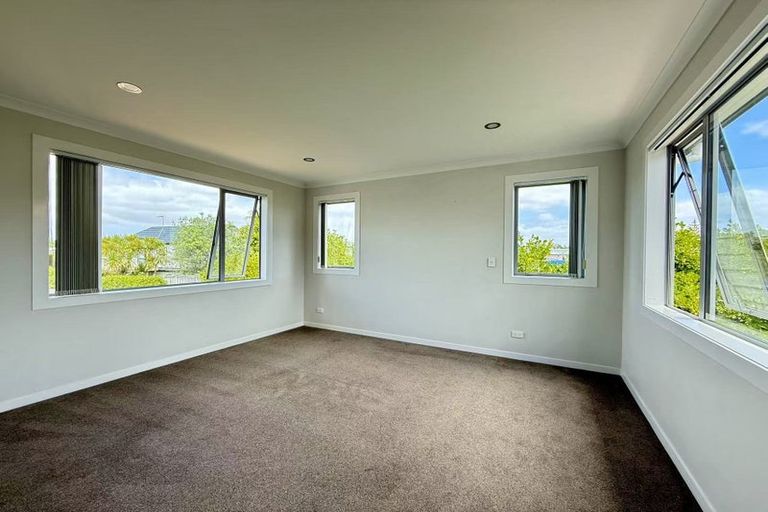 Photo of property in 52 Caldera Drive, Long Bay, Auckland, 0630