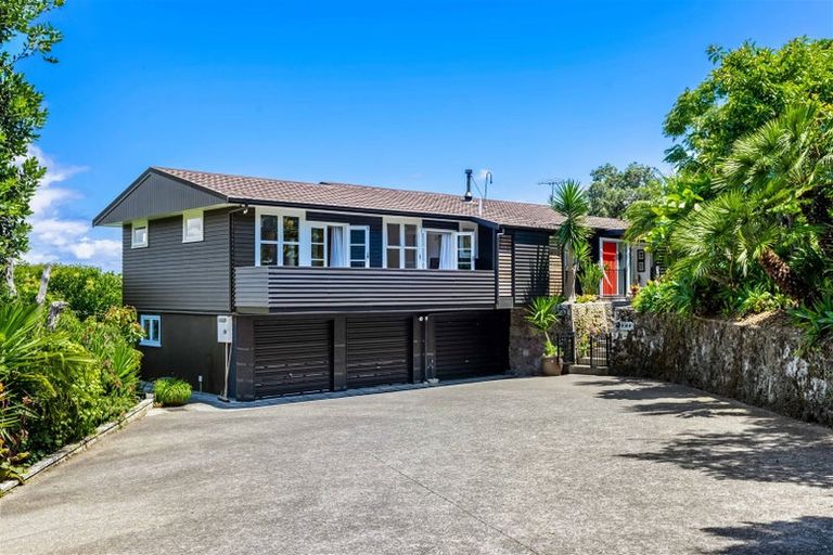 Photo of property in 1100a Whangaparaoa Road, Tindalls Beach, Whangaparaoa, 0930