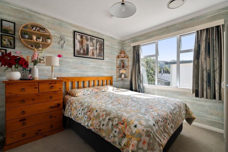 Photo of property in 5 Mahoe Street, Tawa, Wellington, 5028