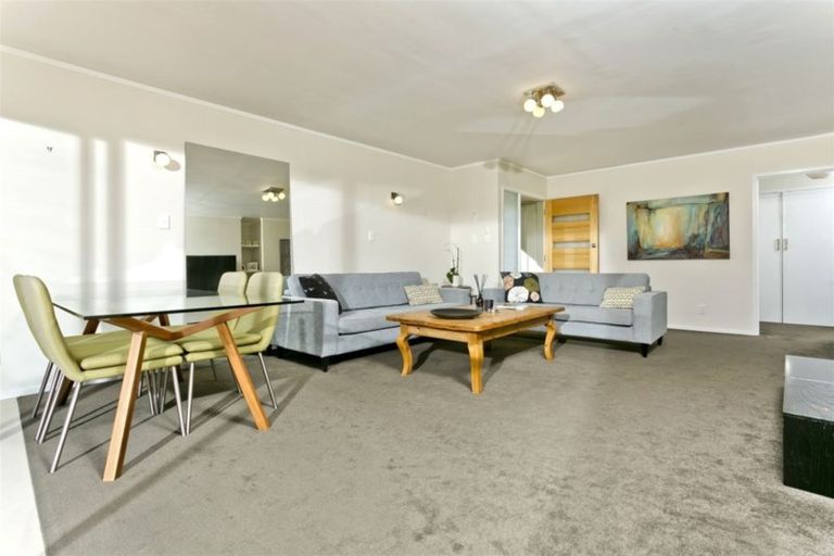 Photo of property in 2/31 Park Hill Road, Birkenhead, Auckland, 0626