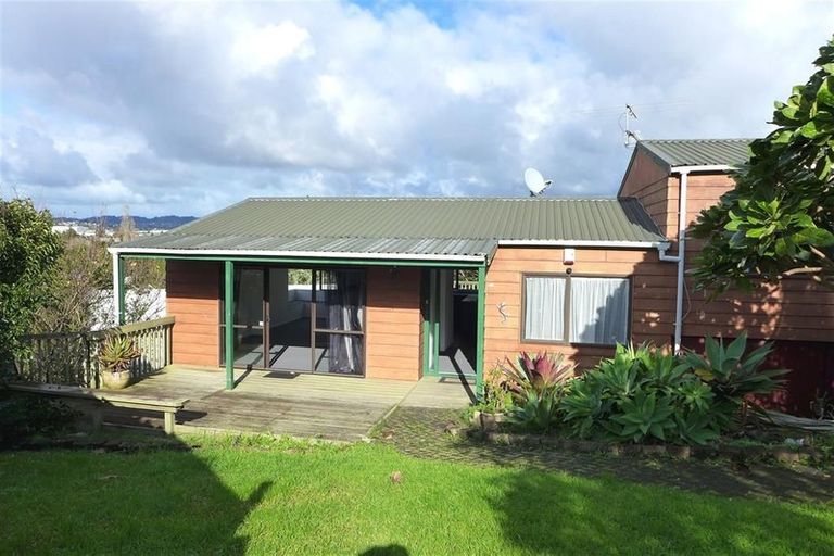 Photo of property in 25 Miriam Corban Heights, Henderson, Auckland, 0612