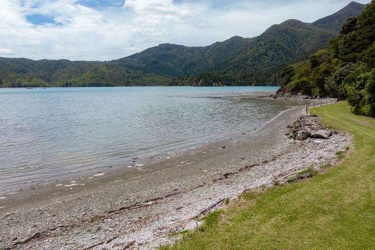 Photo of property in 61 Hope Drive, Okiwi Bay, 7193