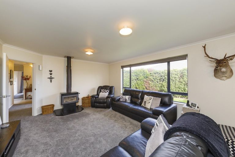 Photo of property in 25 Boston Parade, Kelvin Grove, Palmerston North, 4414