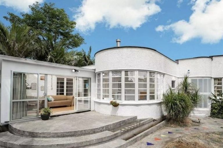Photo of property in 886 Mount Eden Road, Three Kings, Auckland, 1024