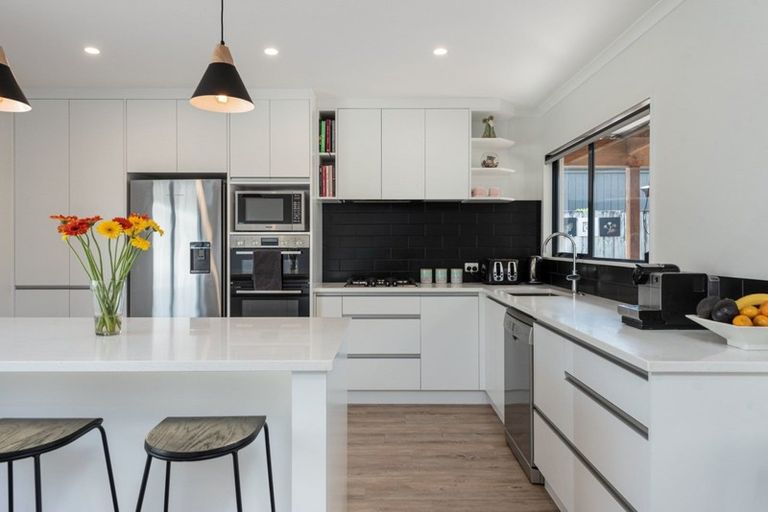 Photo of property in 66 Corinth Grove, Papamoa Beach, Papamoa, 3118