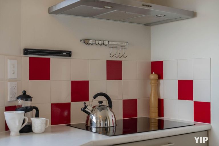 Photo of property in 21 Sunhaven Drive, Newlands, Wellington, 6037