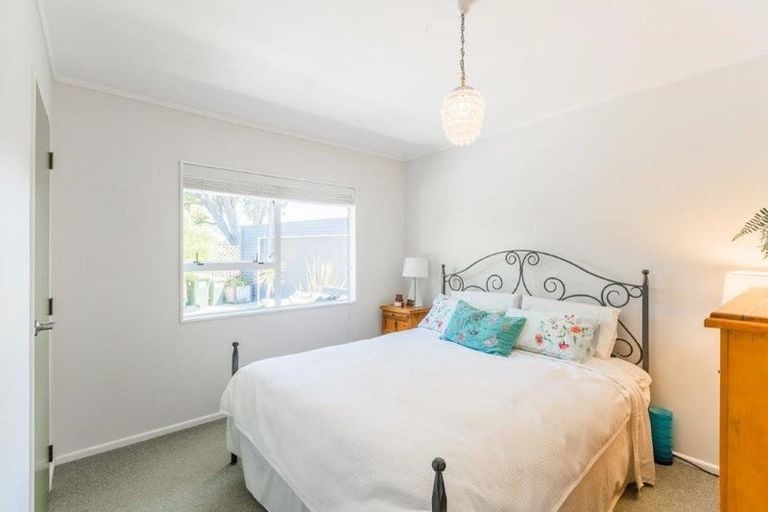 Photo of property in 16 Rosewood Place, Paraparaumu, 5032