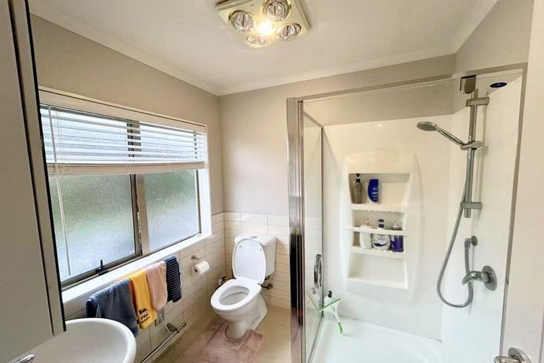 Photo of property in 103 Baverstock Road, Flat Bush, Auckland, 2016