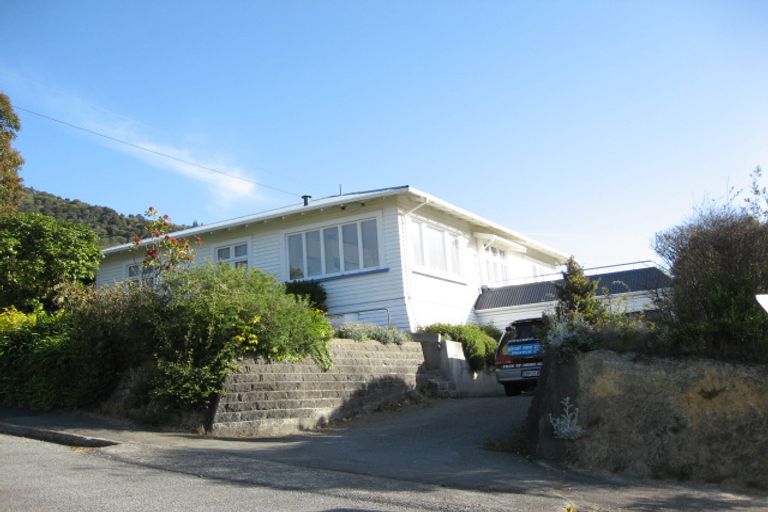 Photo of property in 17 Lincoln Street, Picton, 7220