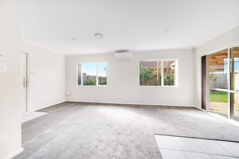 Photo of property in 2 Dunaff Place, Flat Bush, Auckland, 2019