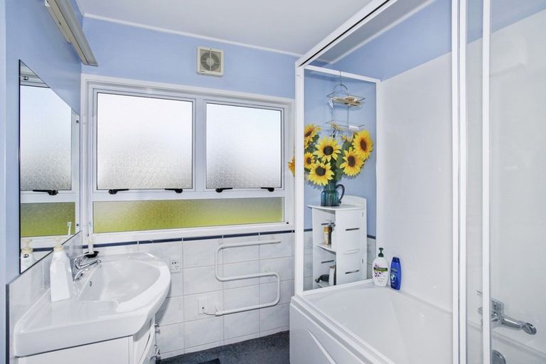 Photo of property in 5 Meadowcourt Drive, Manukau, Auckland, 2025