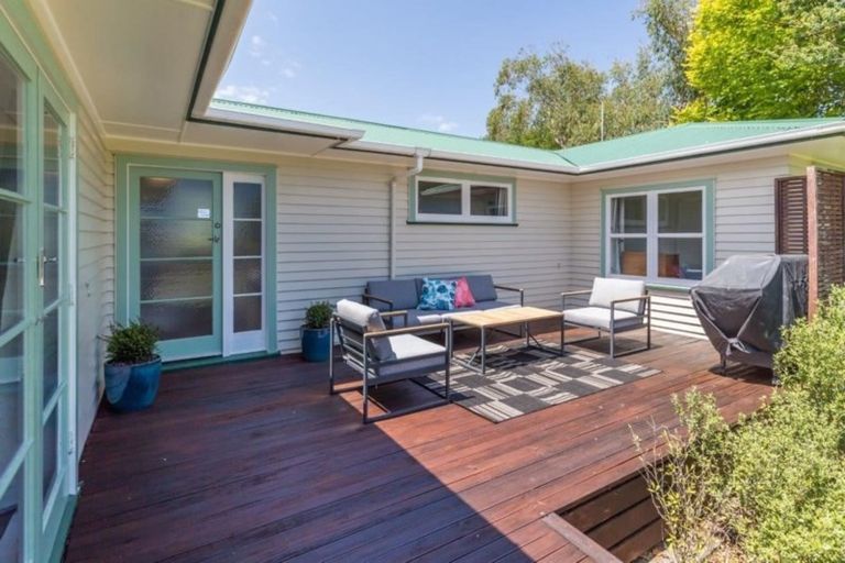 Photo of property in 432 Kawiu Road, Levin, 5510